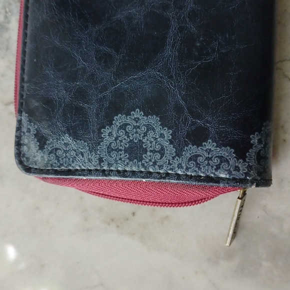 Wallet - Picture 13 of 16